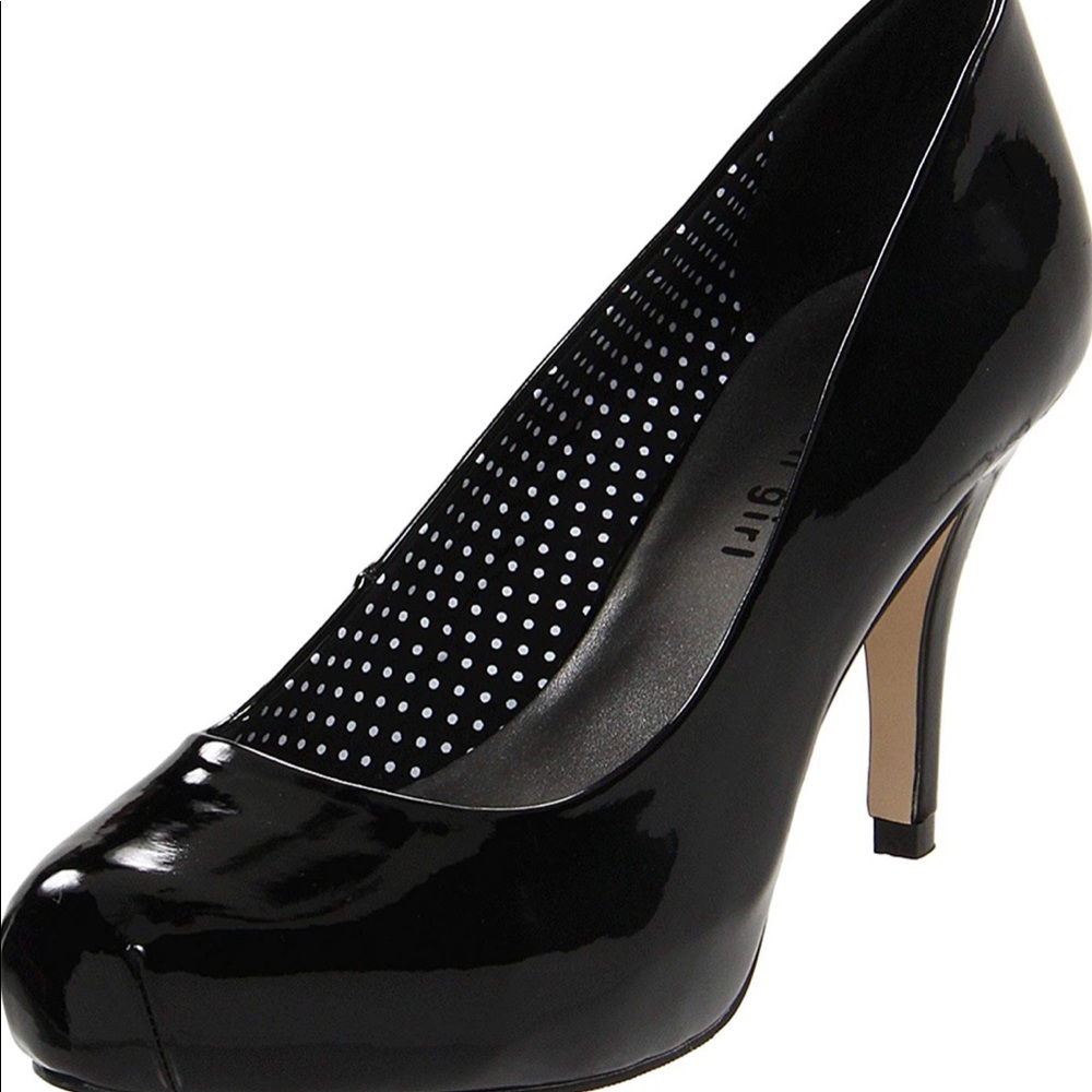 Black Pumps